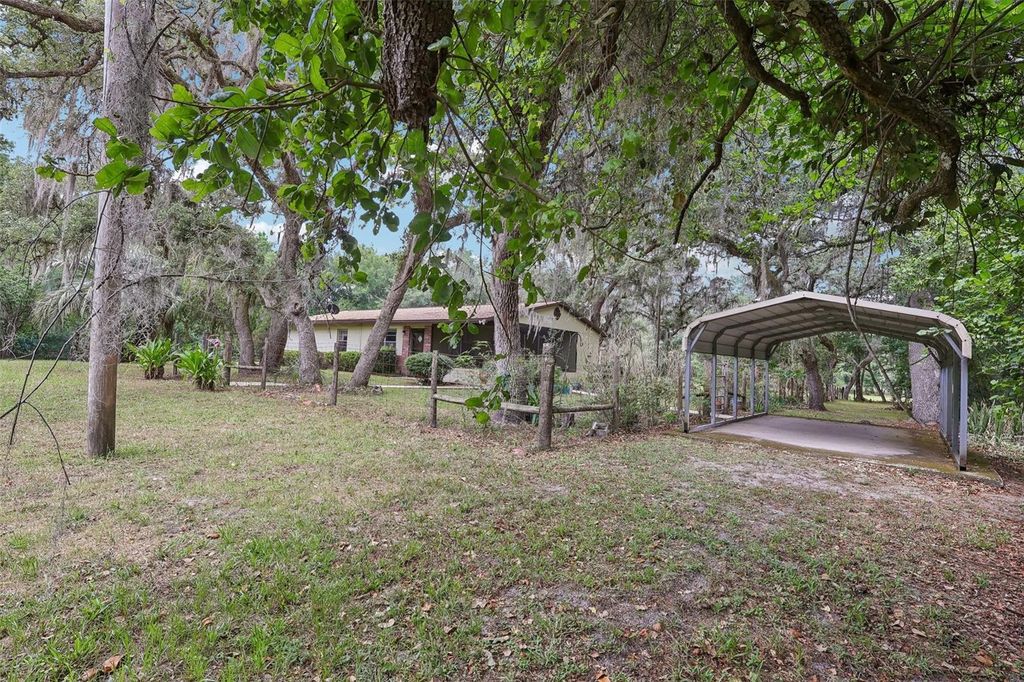 Photo of 774 SE 116th Lane, Webster, FL 33597 (MLS # G5112401)