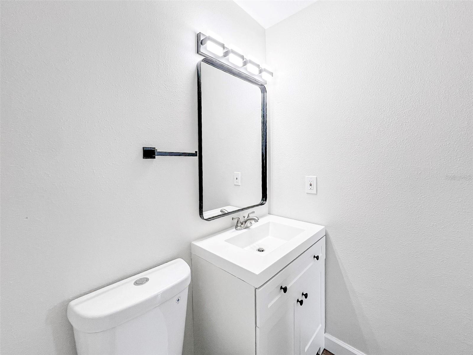 ALAMO VILLAGE - Residential Lease