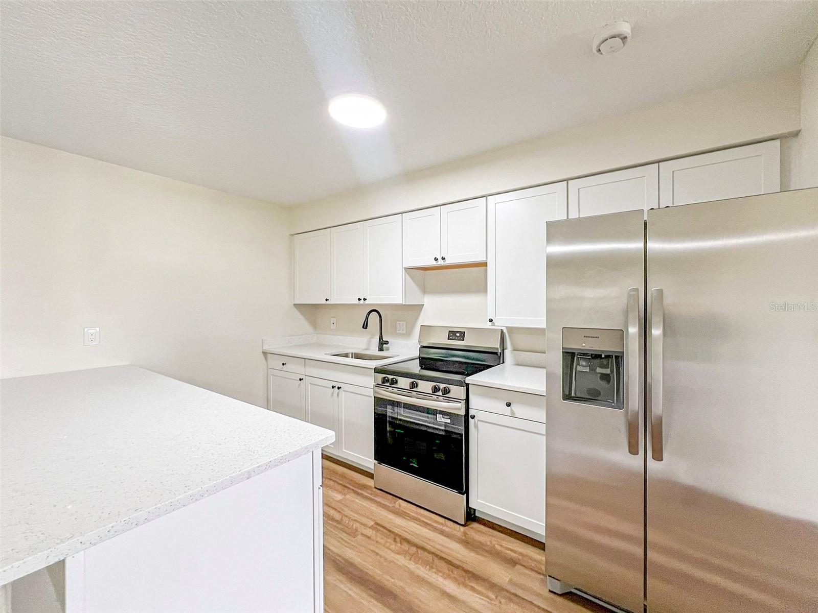 ALAMO VILLAGE - Residential Lease