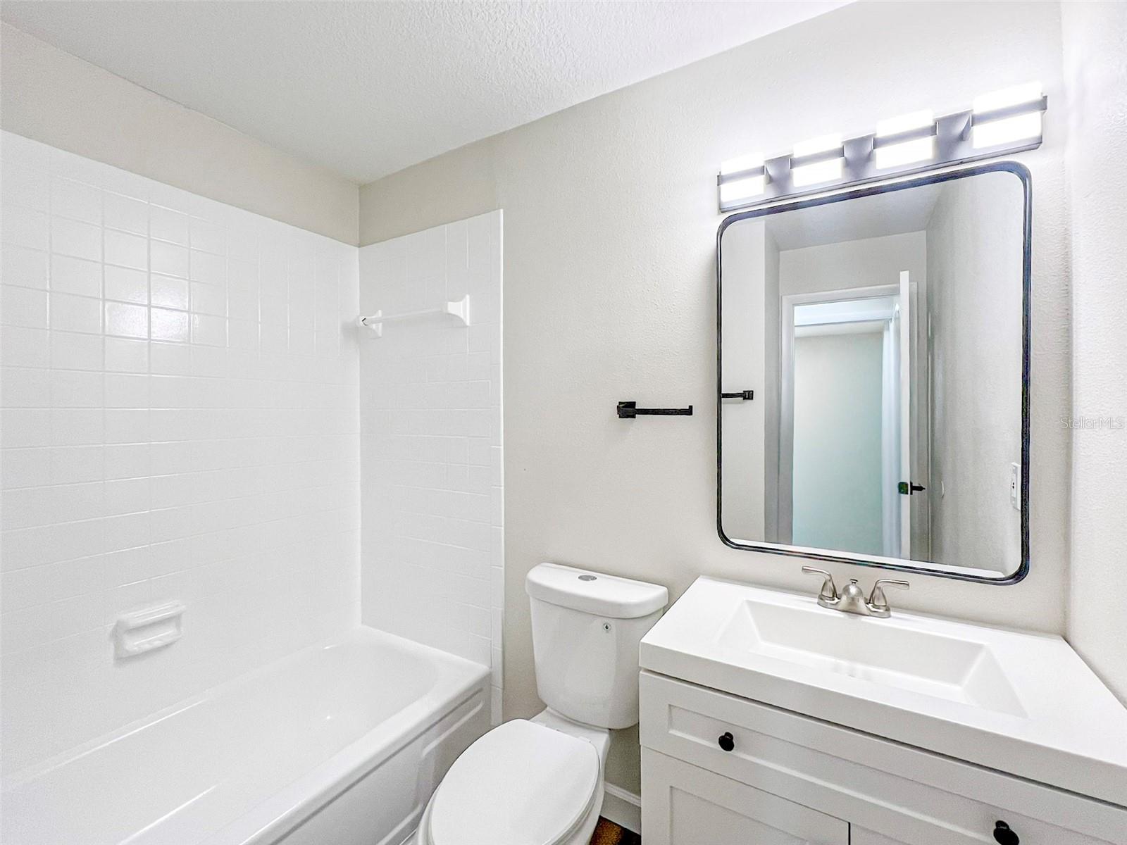 ALAMO VILLAGE - Residential Lease