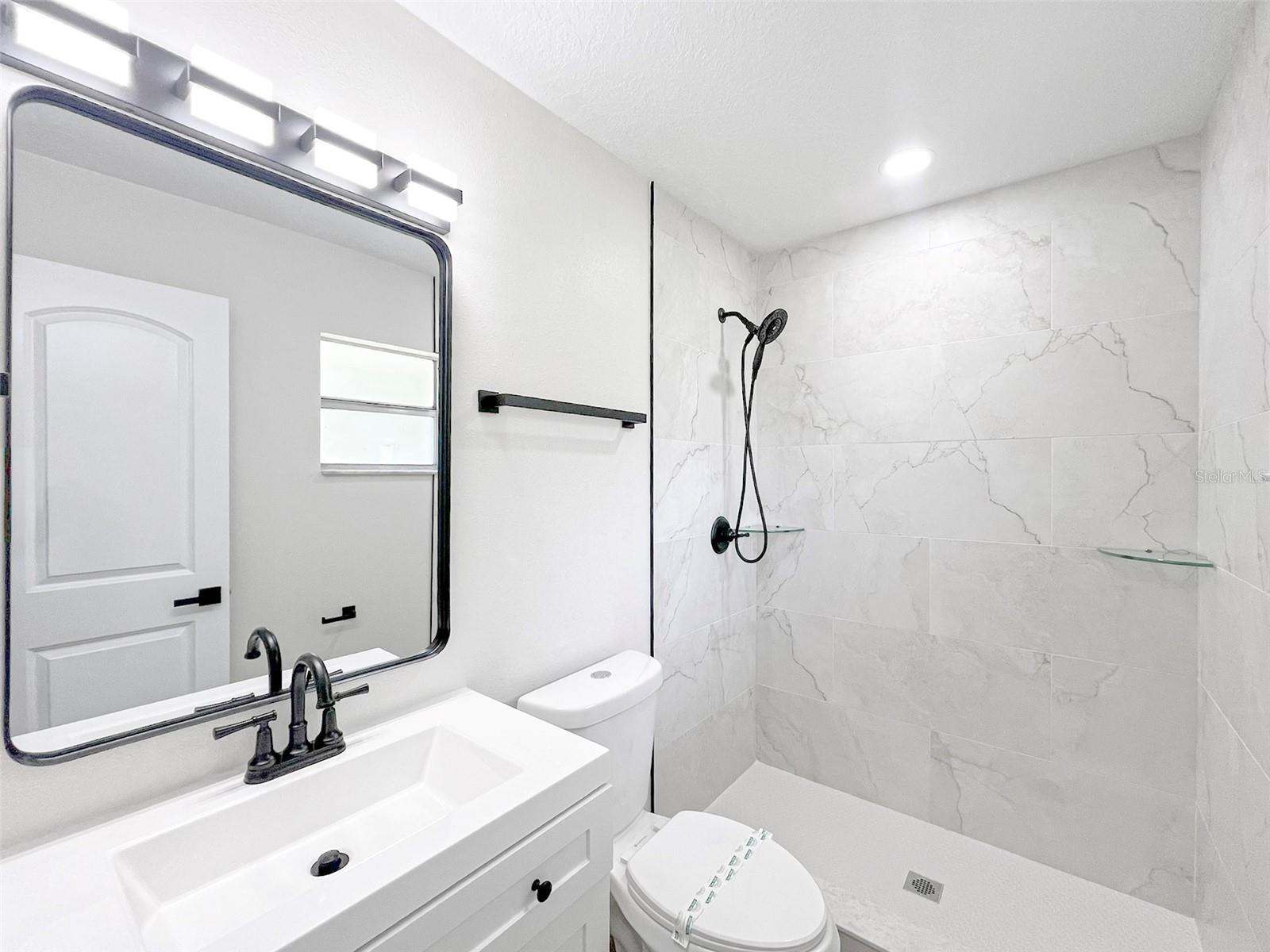 ALAMO VILLAGE - Residential Lease