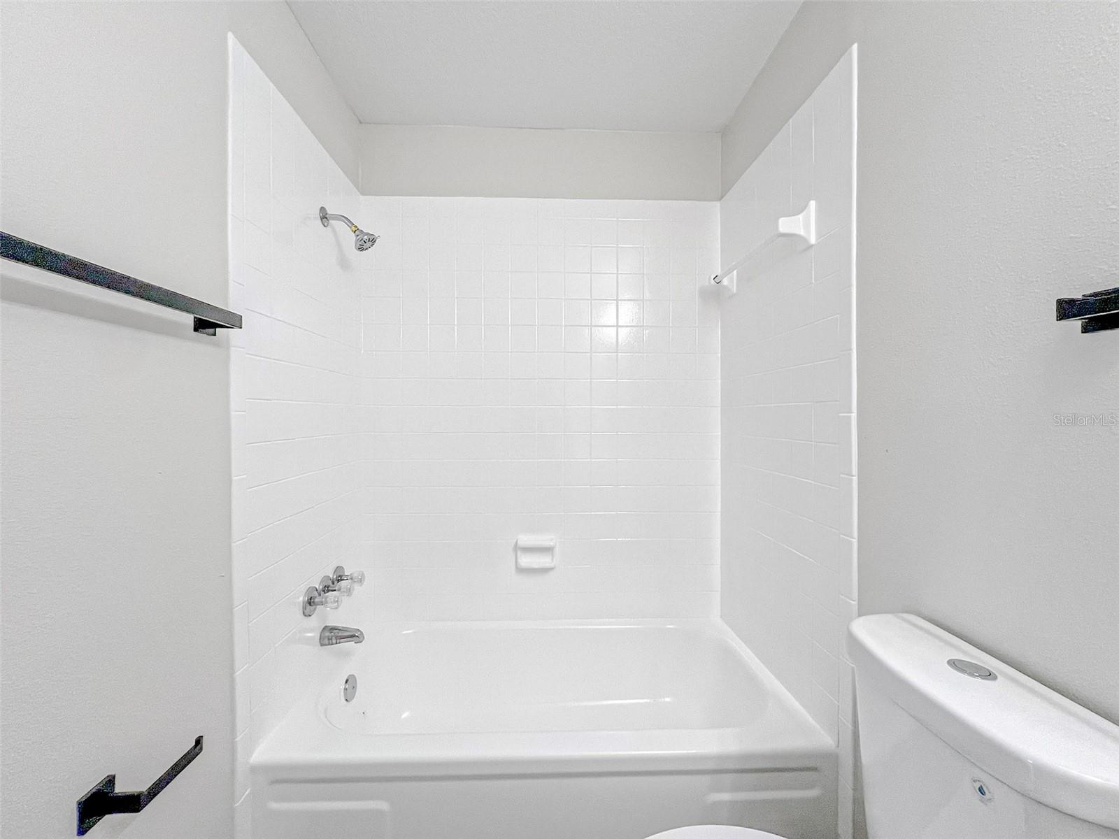 ALAMO VILLAGE - Residential Lease