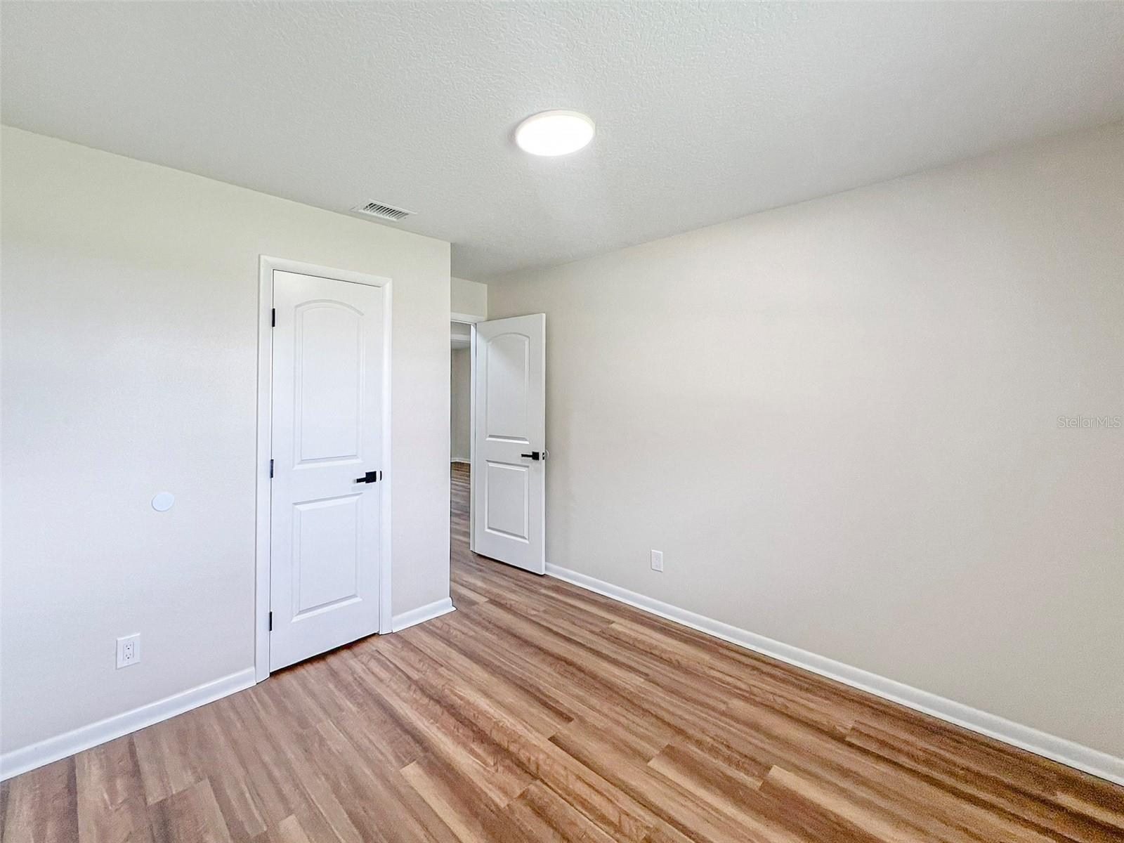ALAMO VILLAGE - Residential Lease