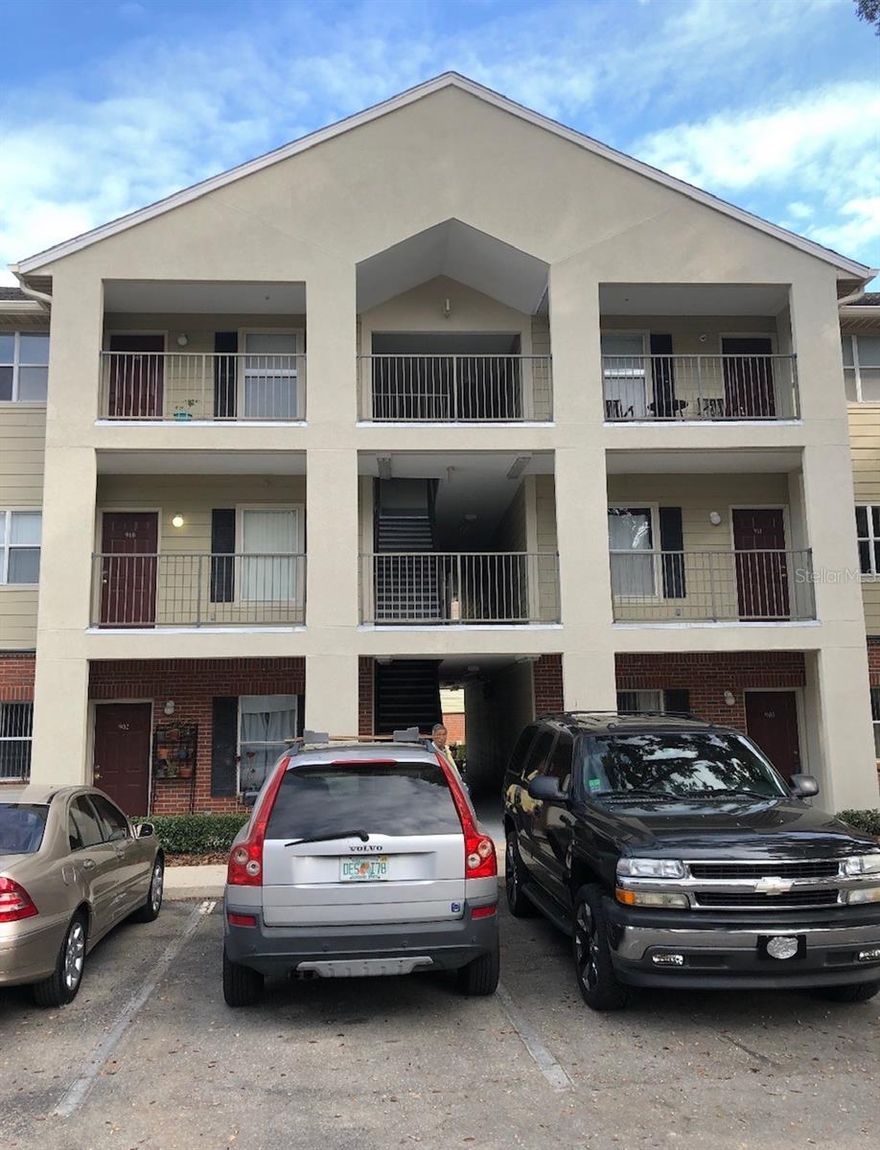 Absolutely stunning 2 bedroom 2 bath condo direct to campus access. Just minutes to UF medical school, Shands, VA, Pharmacy school, Dental school, and UF campus. bus stop at both Campus Edge condo entrances. Very convenient location. This unit is at third floor with vaulted ceiling, very quiet environment . split floor plan. Washer and dryer furnished in the unit. spacious living room and European kitchen with pass-thru. Condo amenities including 24 hour fitness center, Sparkling pool, and clubhouse. HOA covers building hazard insurance, all exterior maintenance , pest control , lawn services.