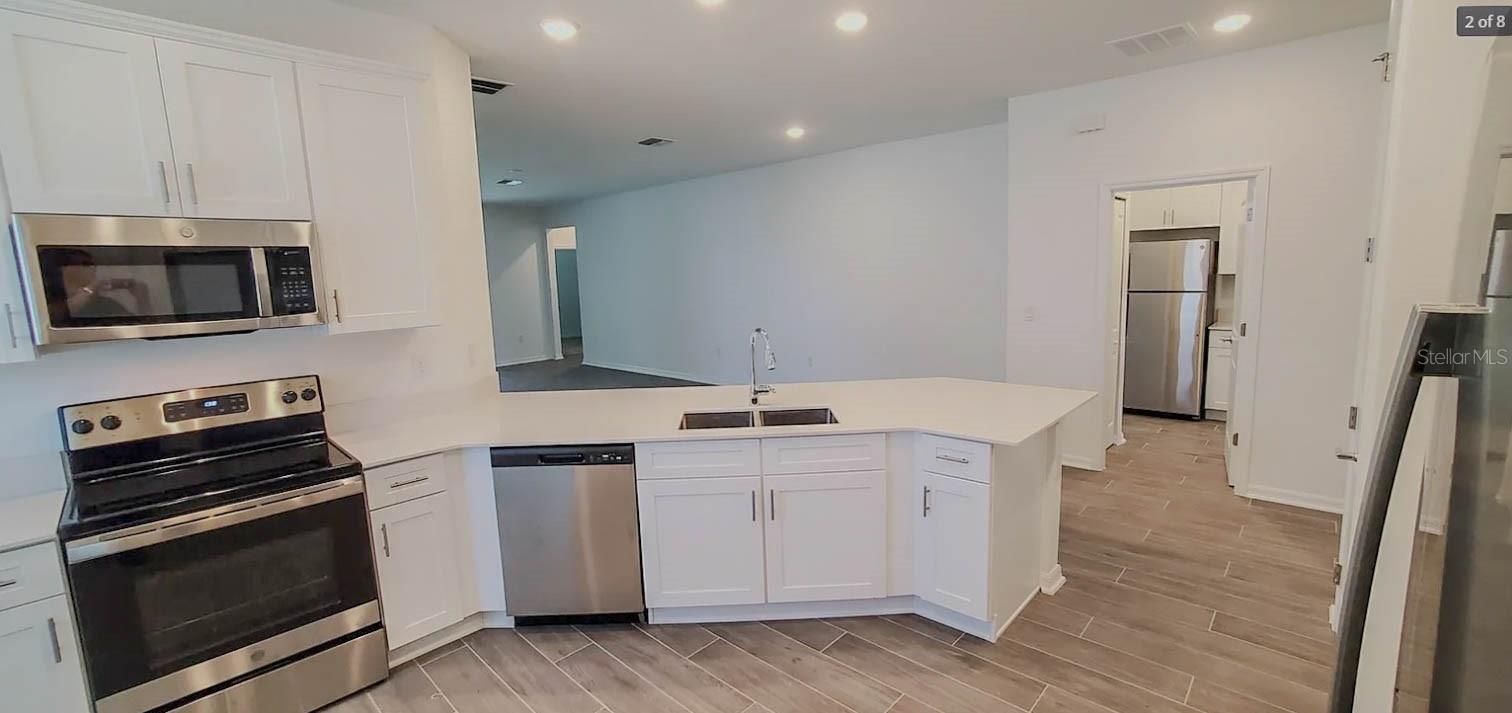 407 THREE OAKS DRIVE