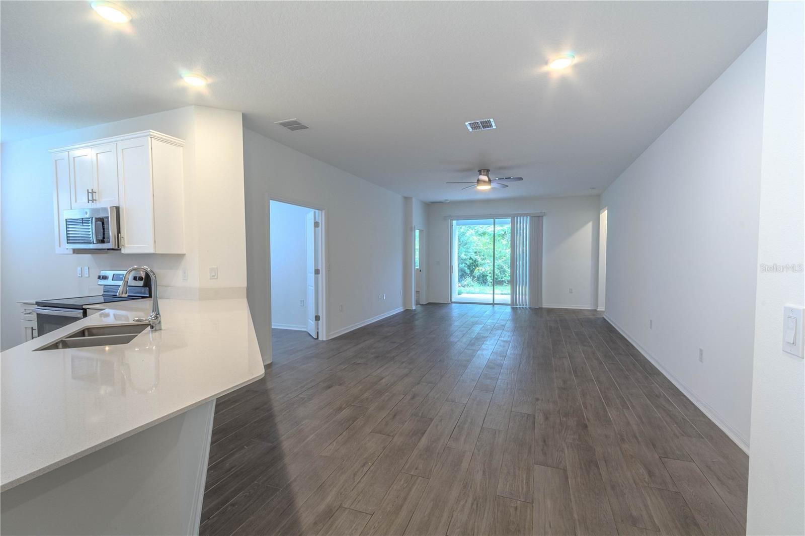 407 THREE OAKS DRIVE