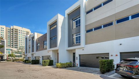 211 COSMOPOLITAN COURT 211 SARASOTA FL 34236