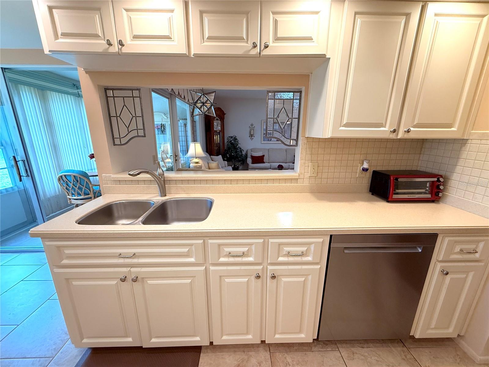 CHATEAU VILLAGE CONDO 04 - Residential