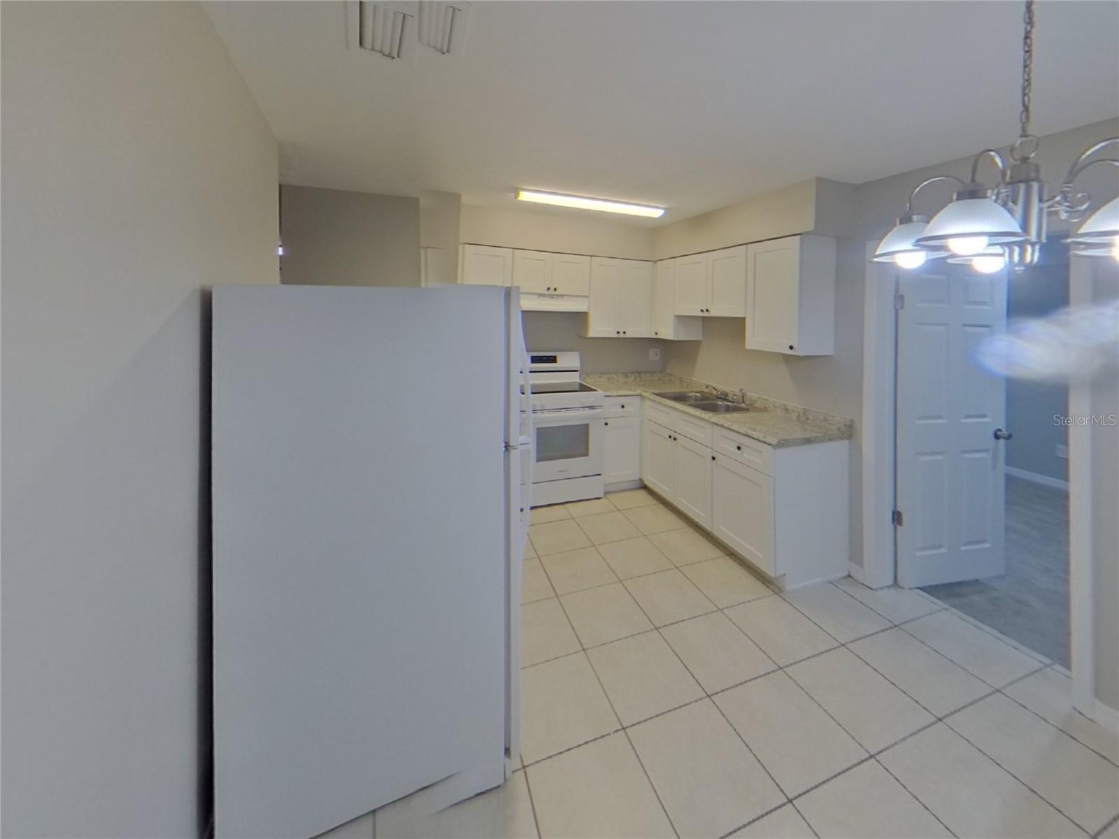 PLANTATION ESTATES UNIT 1 - Residential Lease