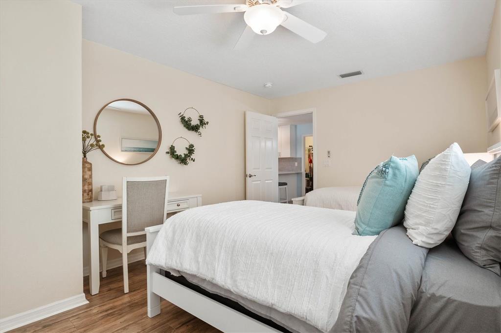 PAVER PARK ESTATES 1ST ADD - Residential Lease