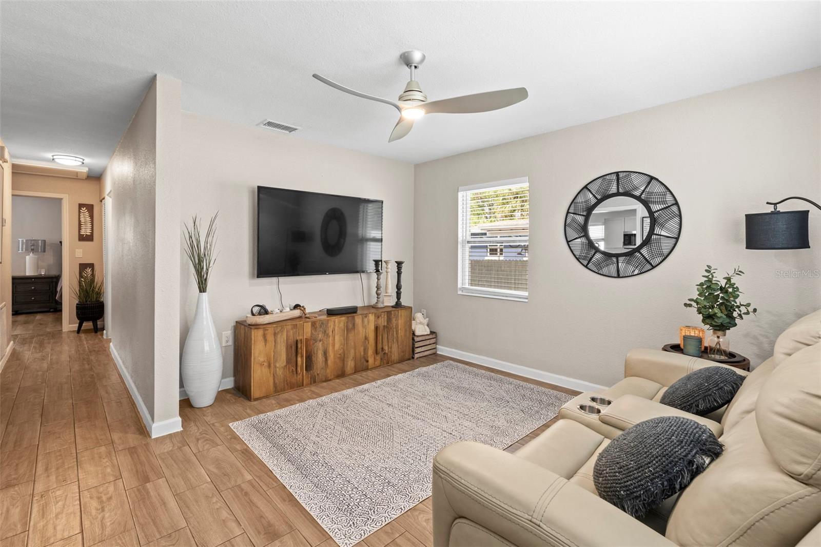 512 FLAME TREE DRIVE