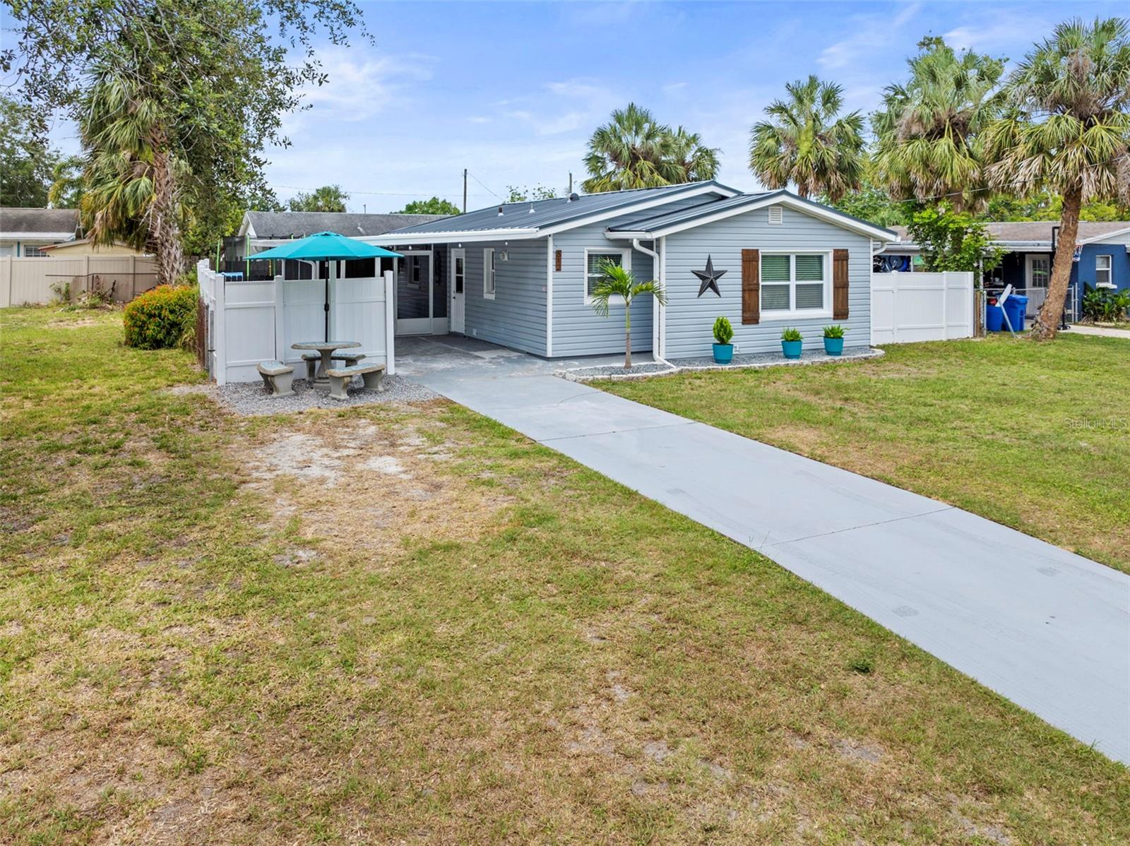 512 FLAME TREE DRIVE