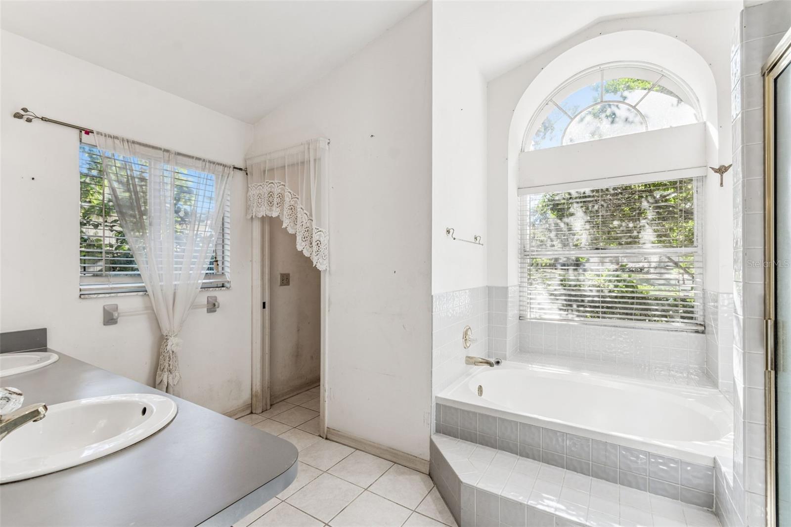 THE PADDOCKS PH II - Residential