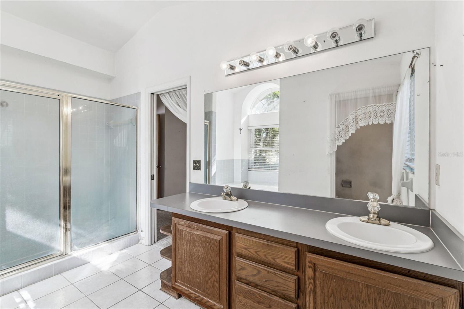 THE PADDOCKS PH II - Residential