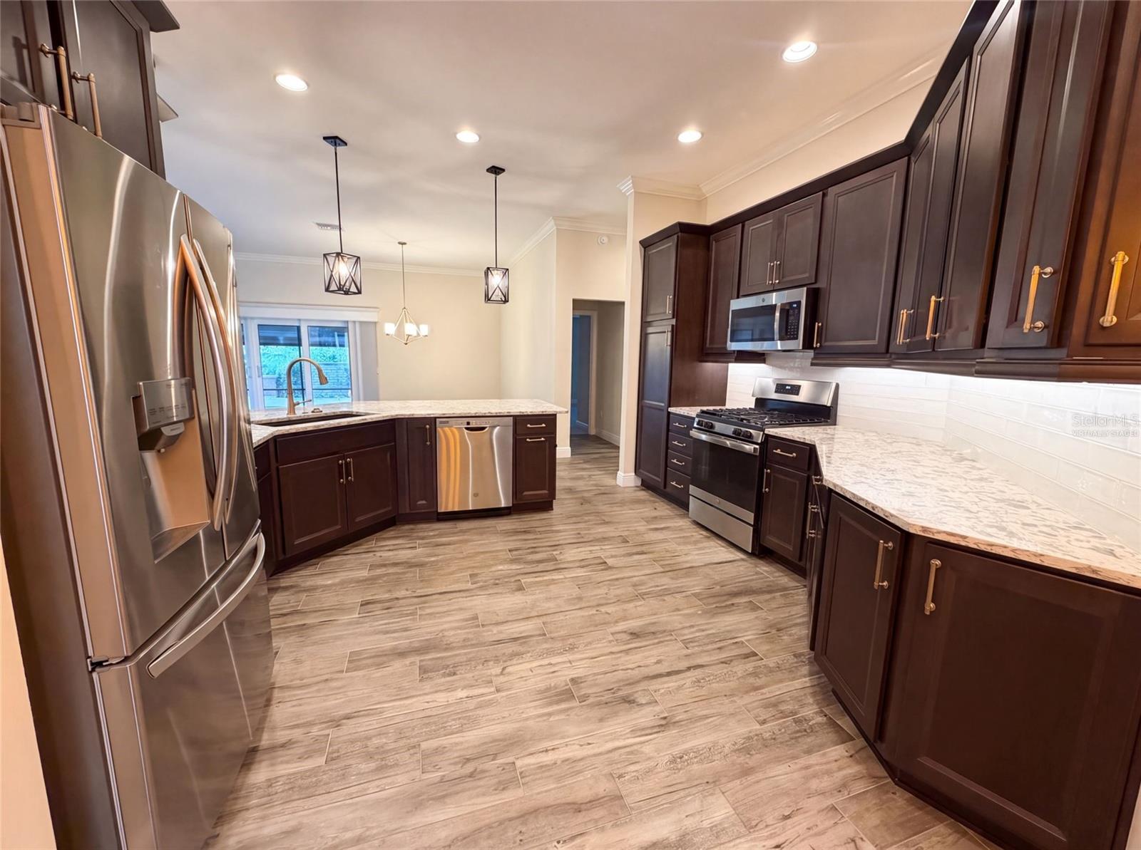 314 JAMESON LOOP