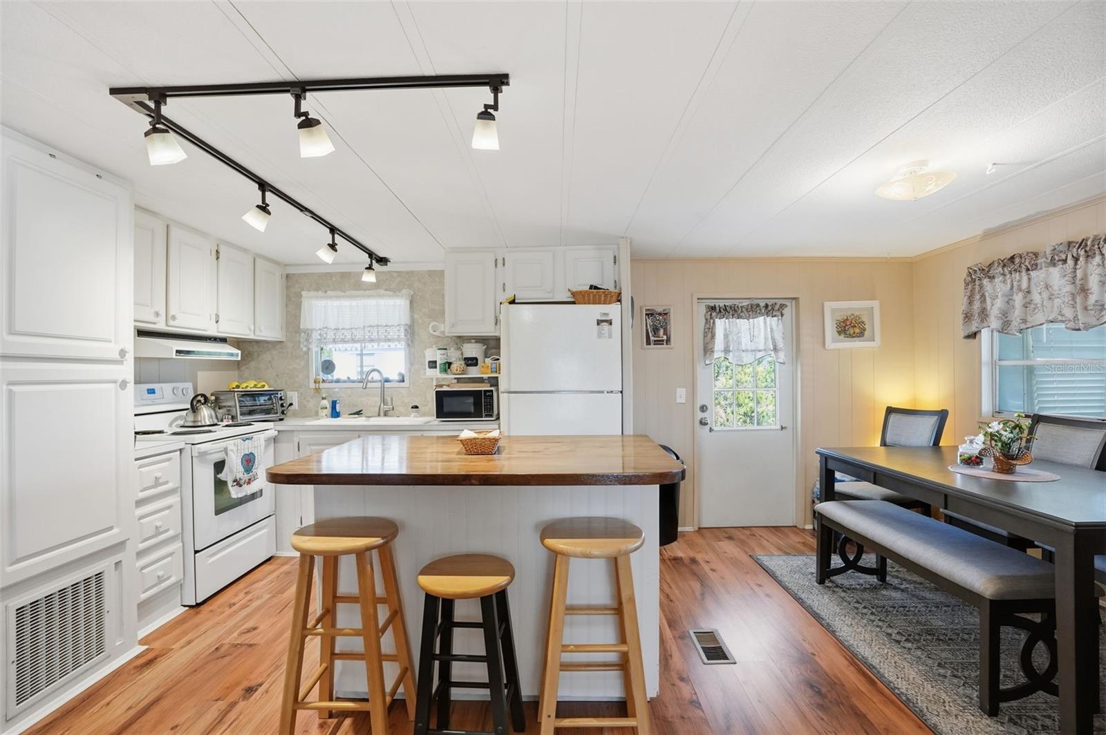 BROOKRIDGE COMM - Residential