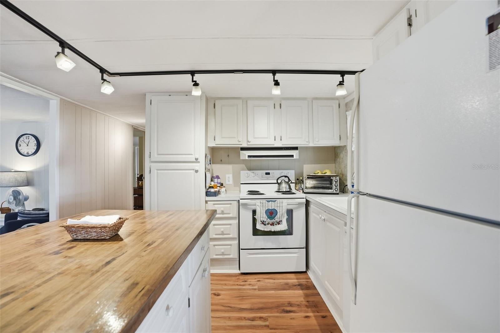 BROOKRIDGE COMM - Residential