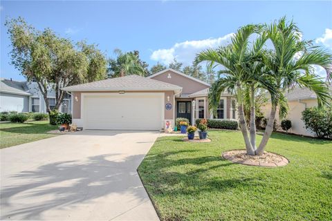 A home in TAVARES