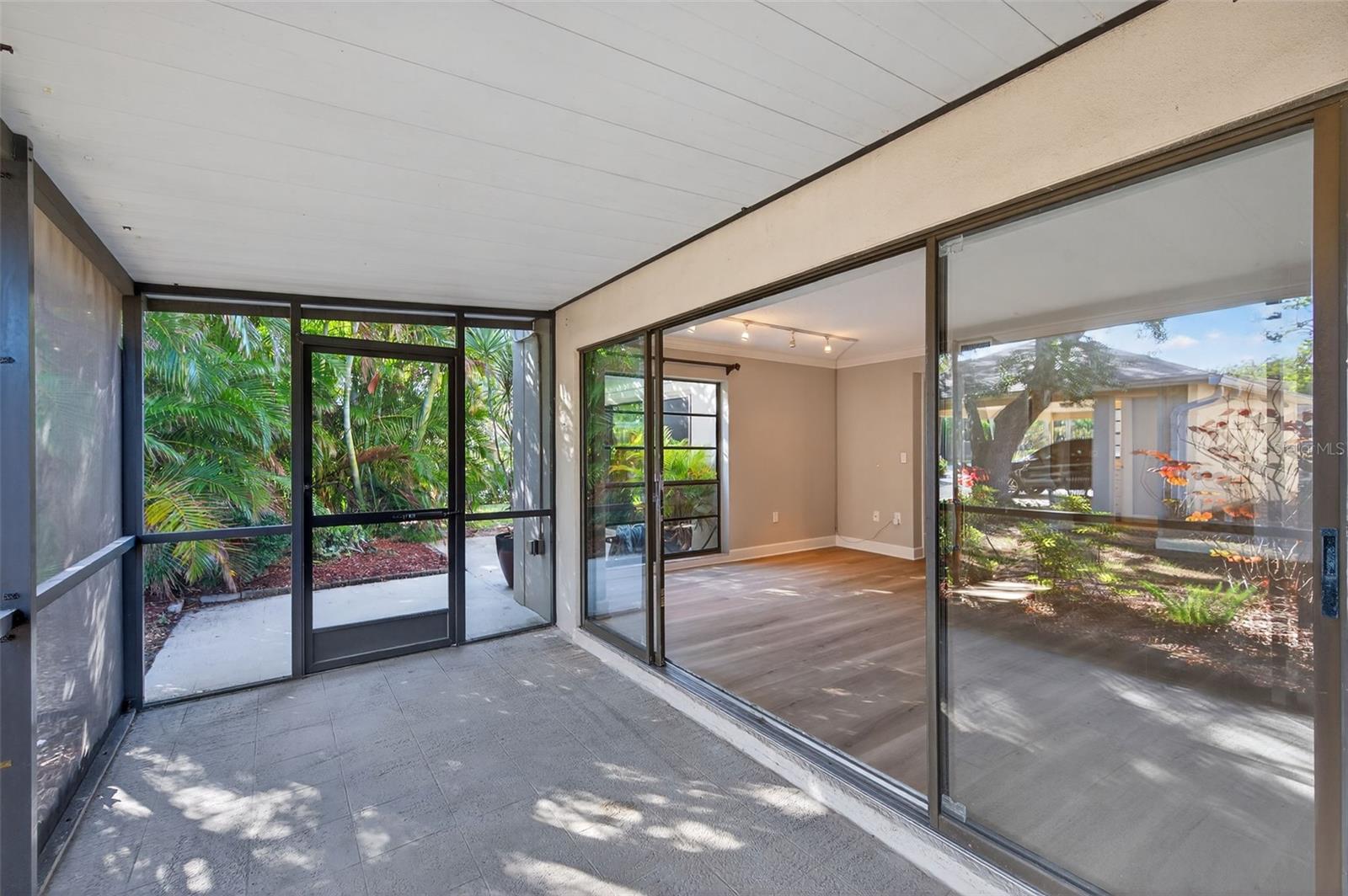 BORDEAUX VILLAGE - Residential