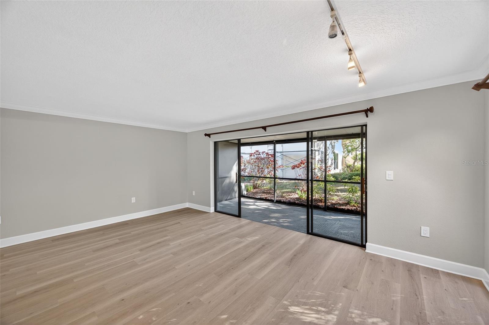 BORDEAUX VILLAGE - Residential