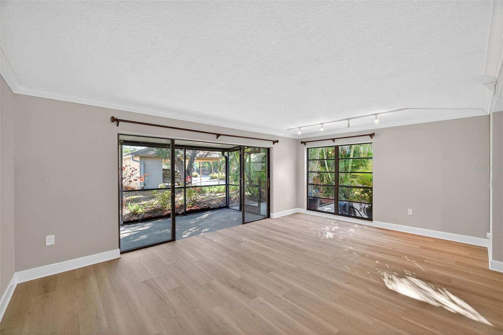 BORDEAUX VILLAGE - Residential