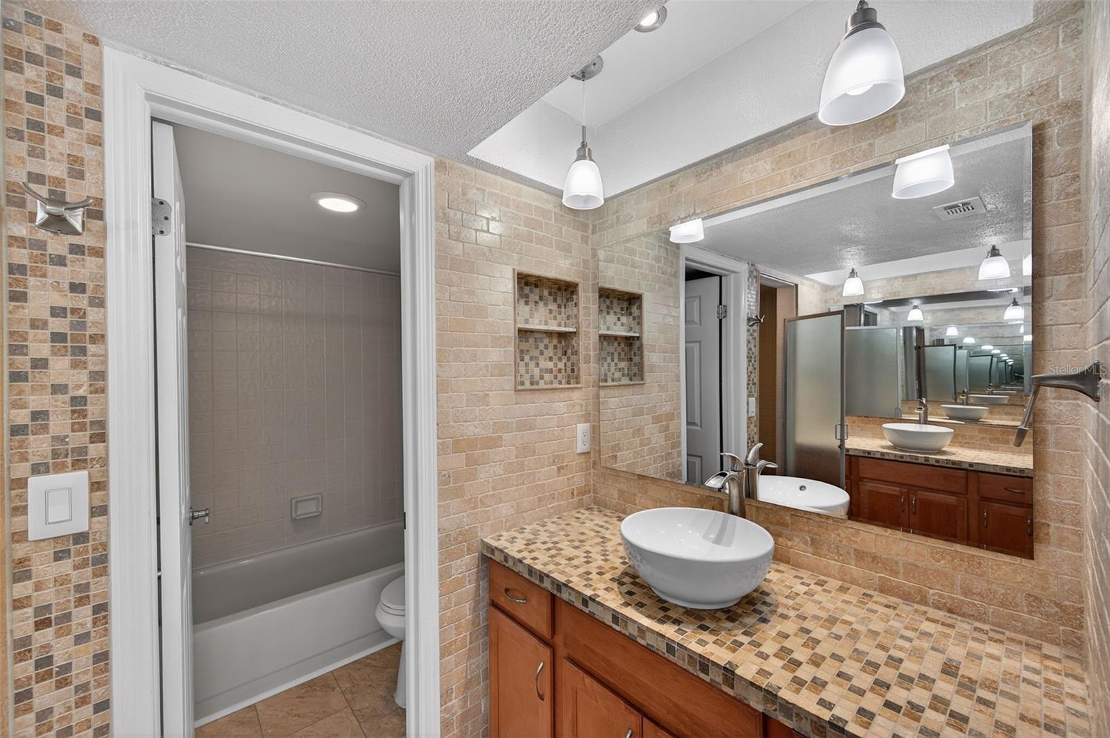 BORDEAUX VILLAGE - Residential