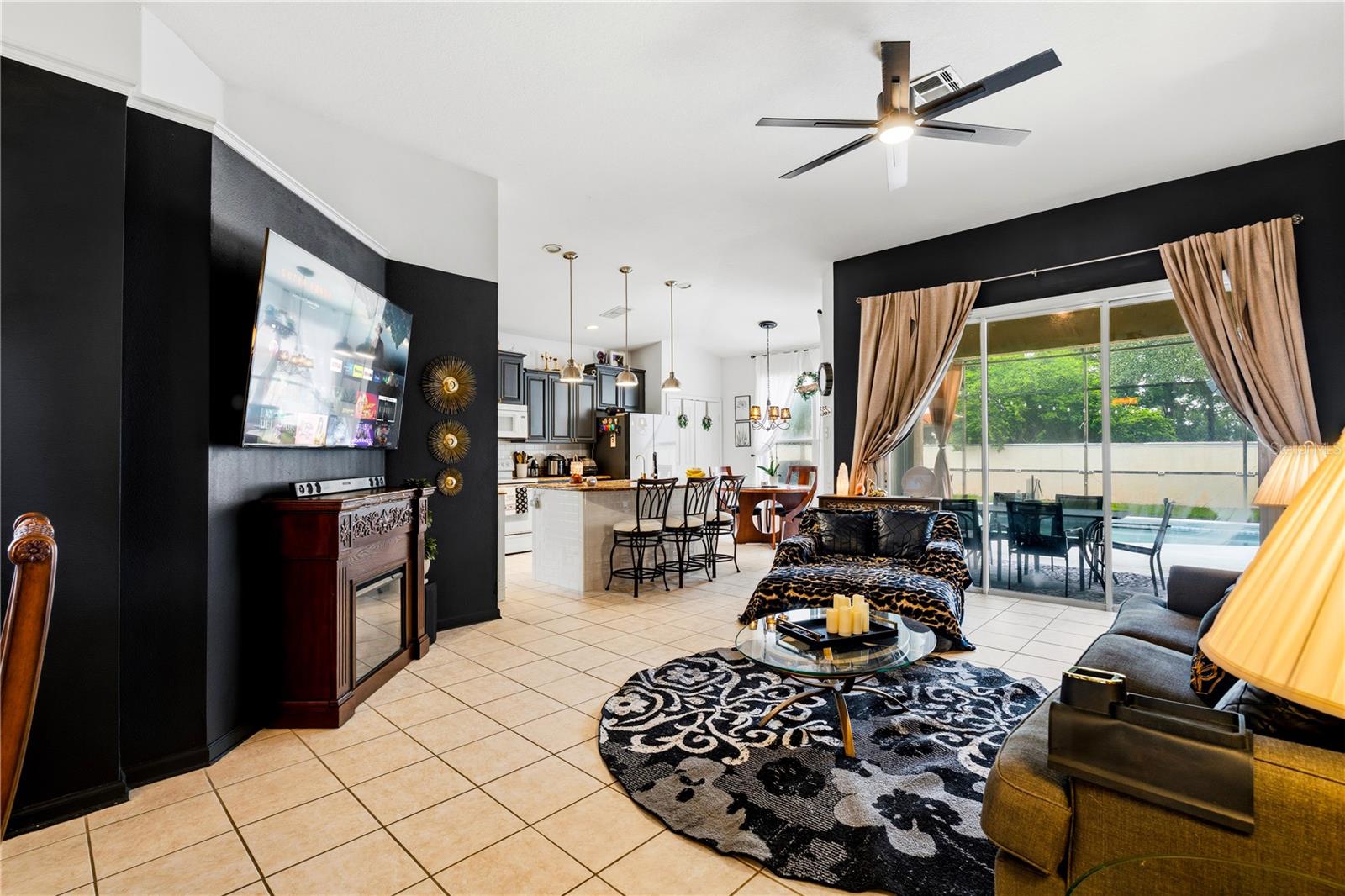 8066 KING PALM CIRCLE