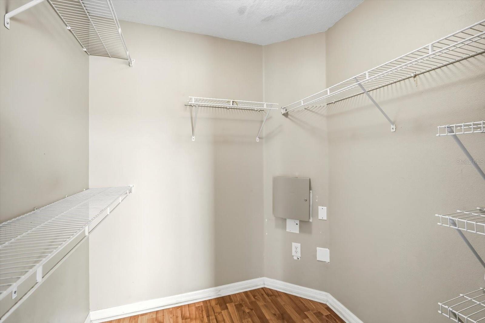 LAKESIDE TR B - Residential