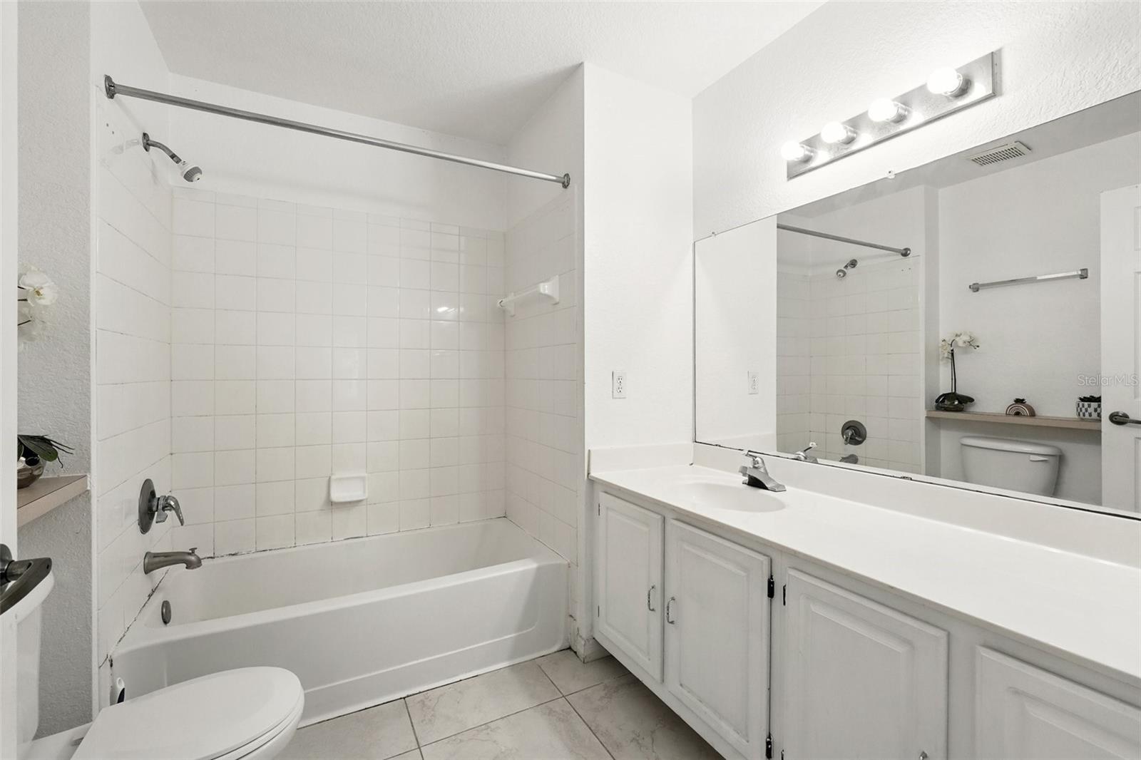 VENETIAN BAY VILLAGE CONDO PH 1 - Residential