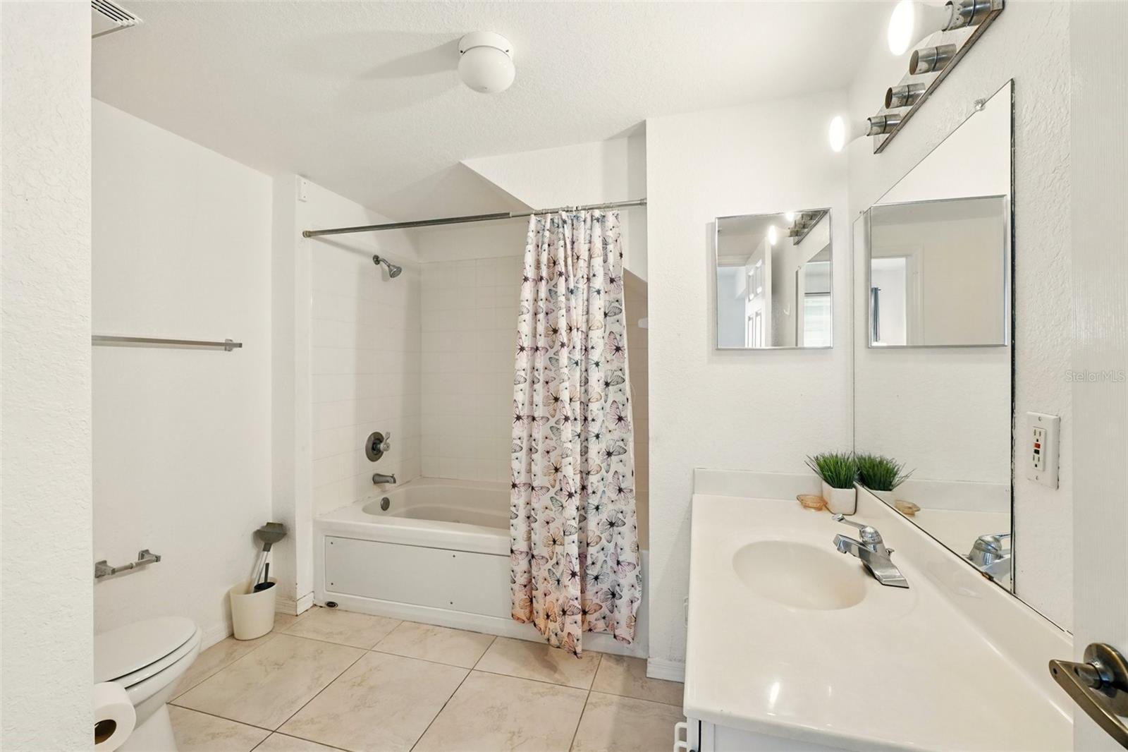 VENETIAN BAY VILLAGE CONDO PH 1 - Residential