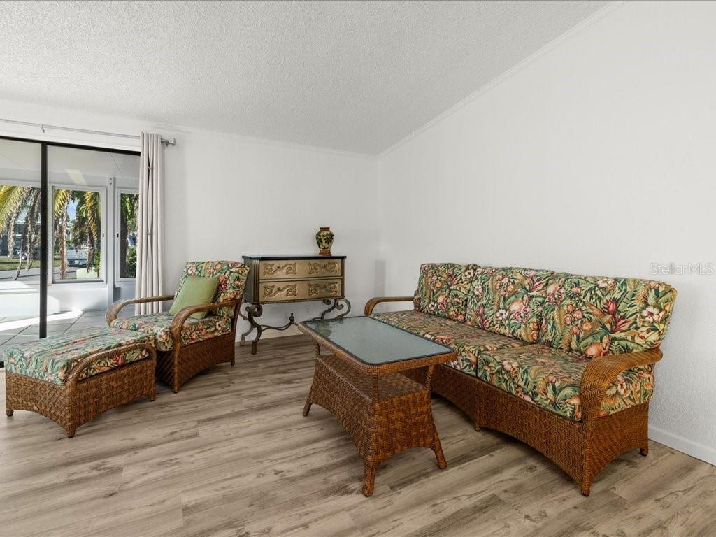 TANGARINE WOODS - Residential