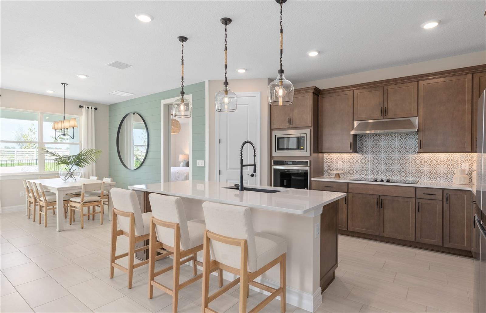 16454 LONE OAK CIRCLE