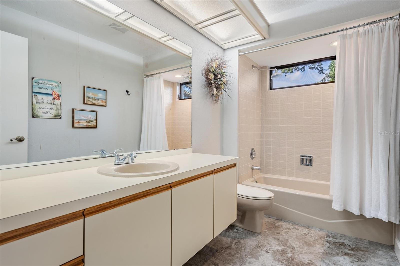 LAKE MAGDALENE MANORS - Residential