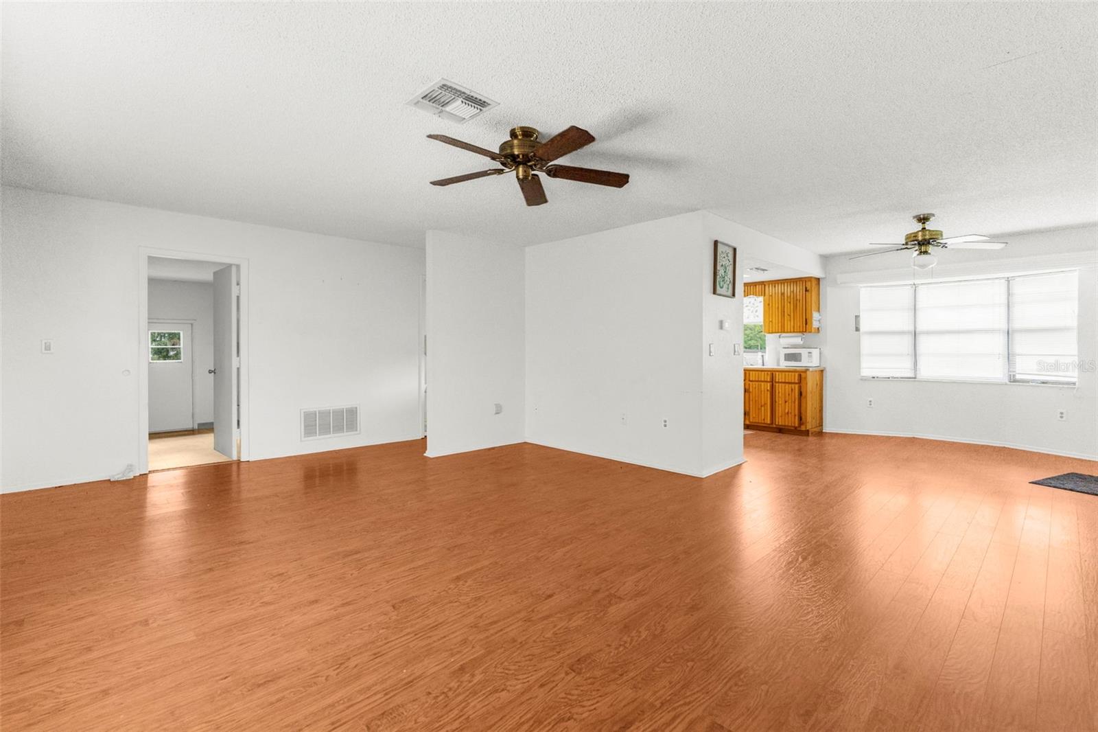 SPRING LAKE FOREST - Residential