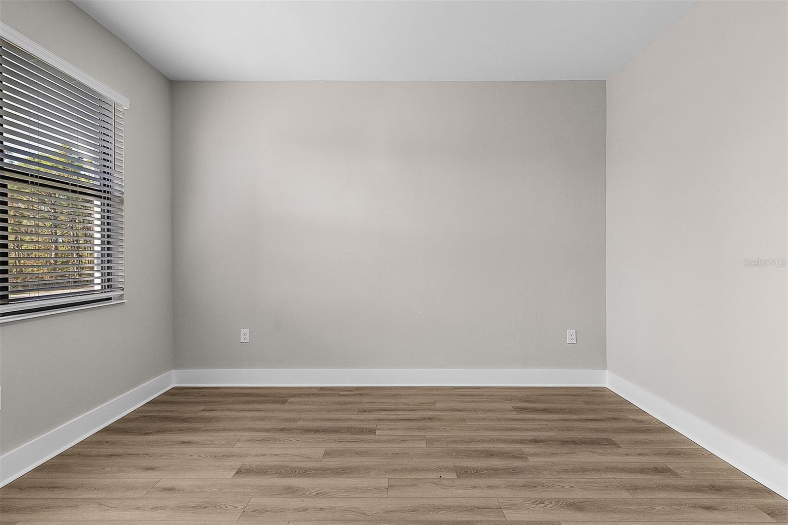 PCH 056 1825 0018 - Residential