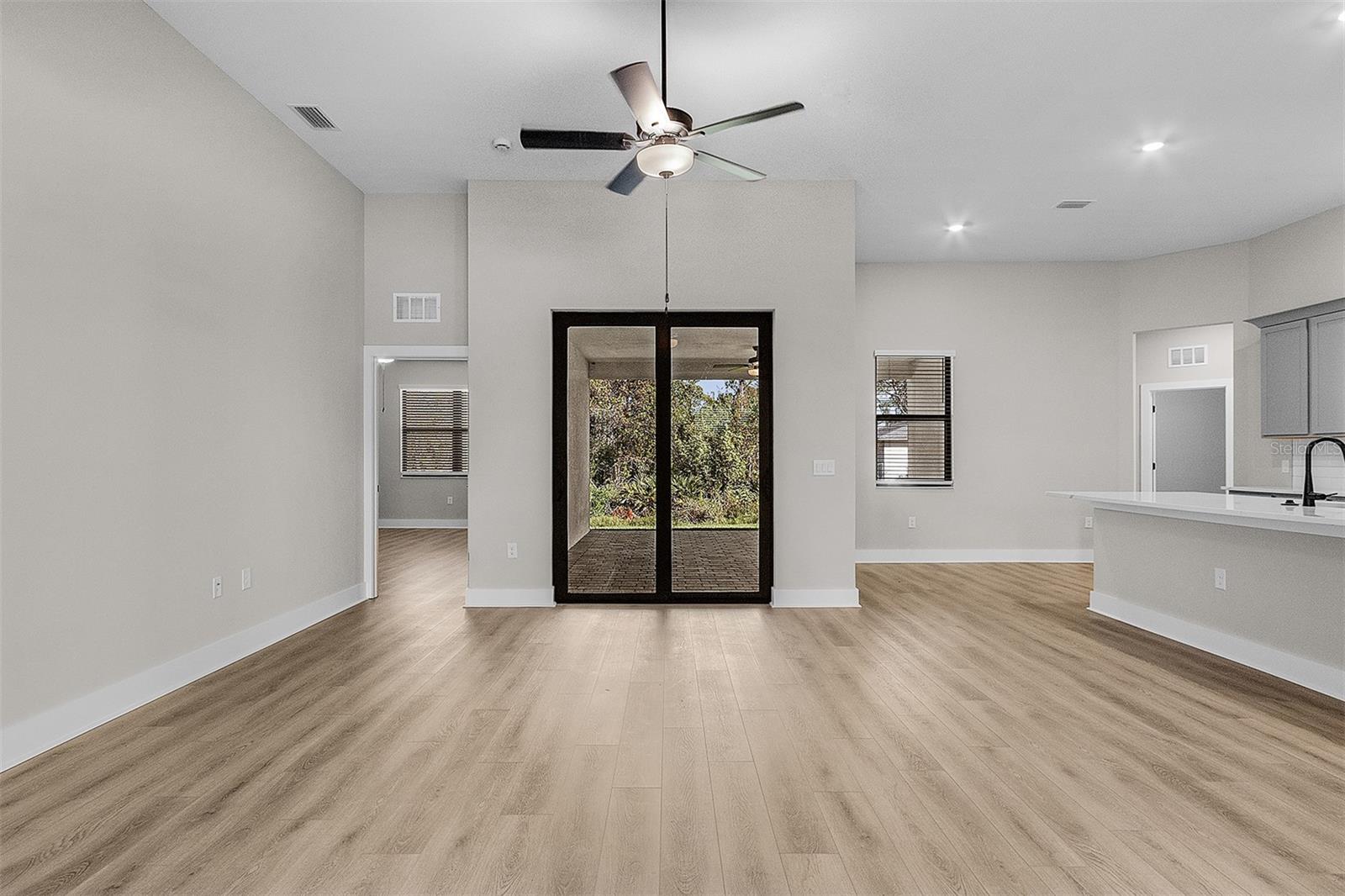 PCH 056 1825 0018 - Residential