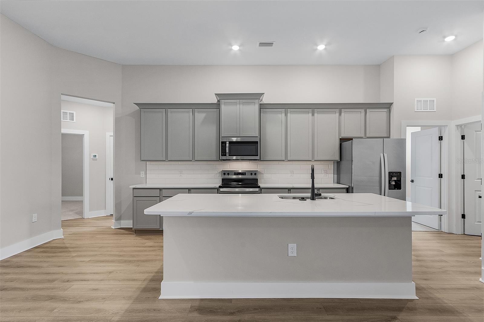 PCH 056 1825 0018 - Residential