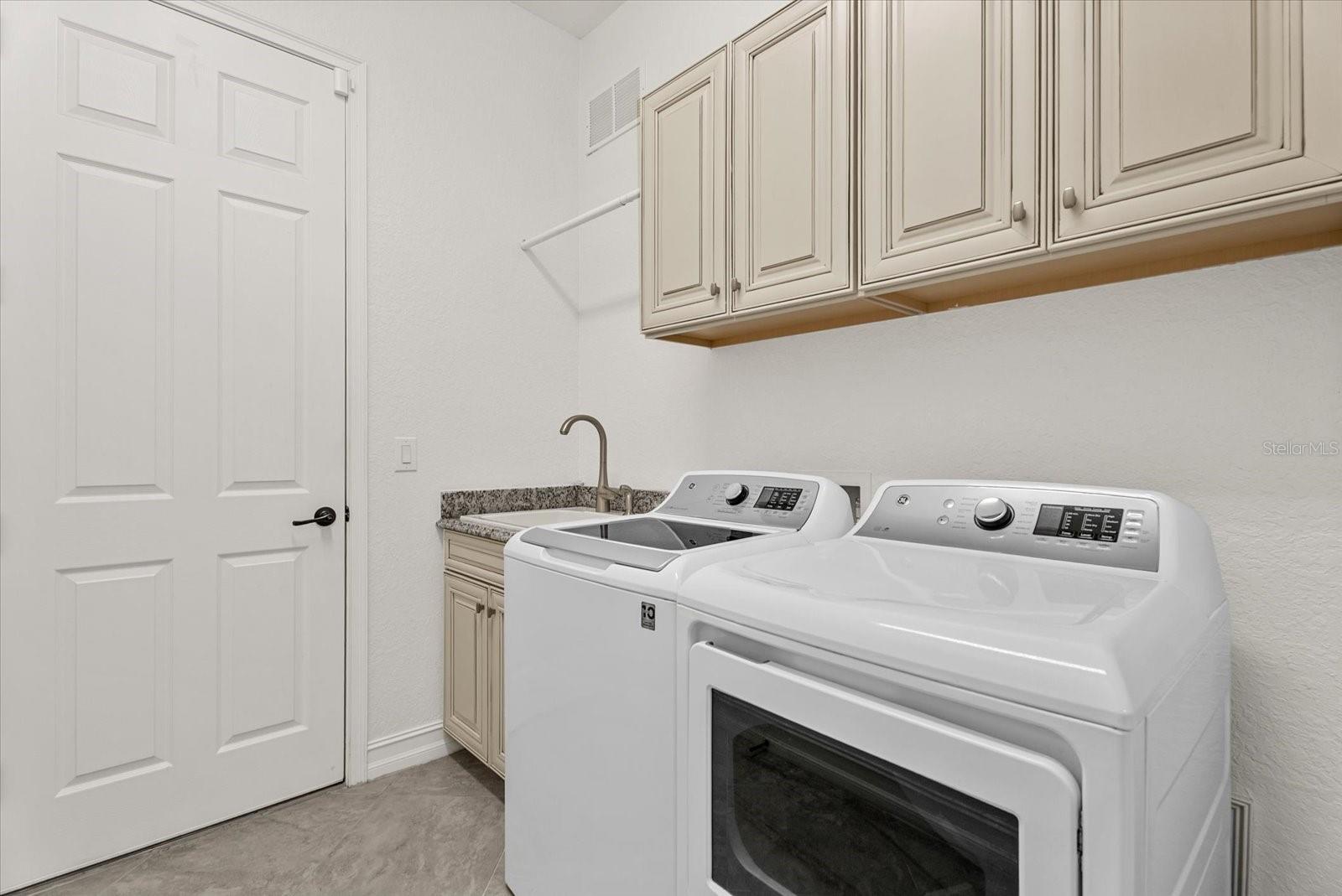 LAKEWOOD NATIONAL GOLF CULB PH II - Residential