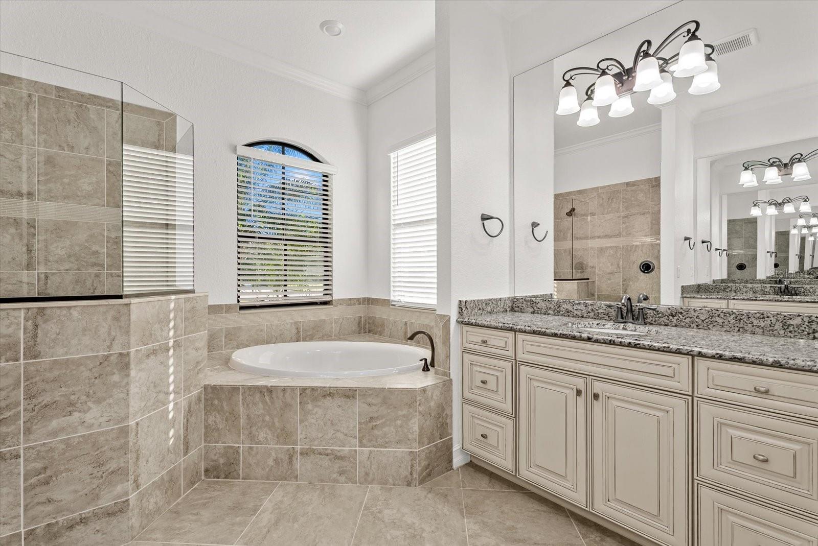 LAKEWOOD NATIONAL GOLF CULB PH II - Residential