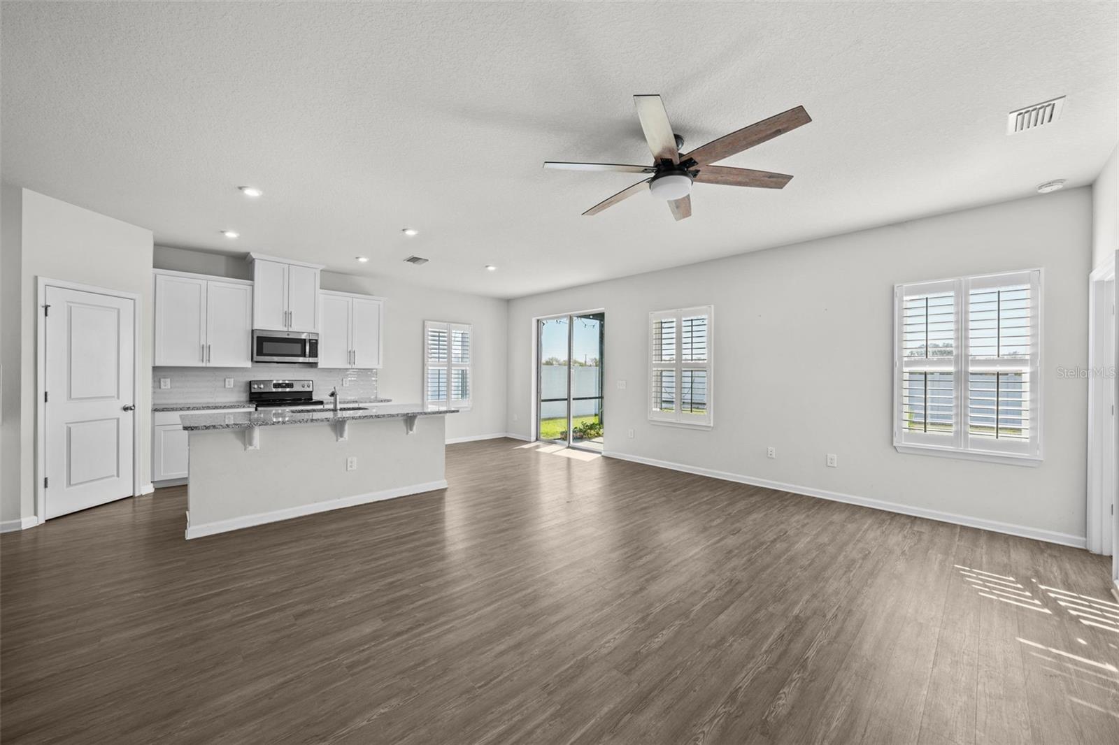 8852 PRAIRIE CREEK DRIVE