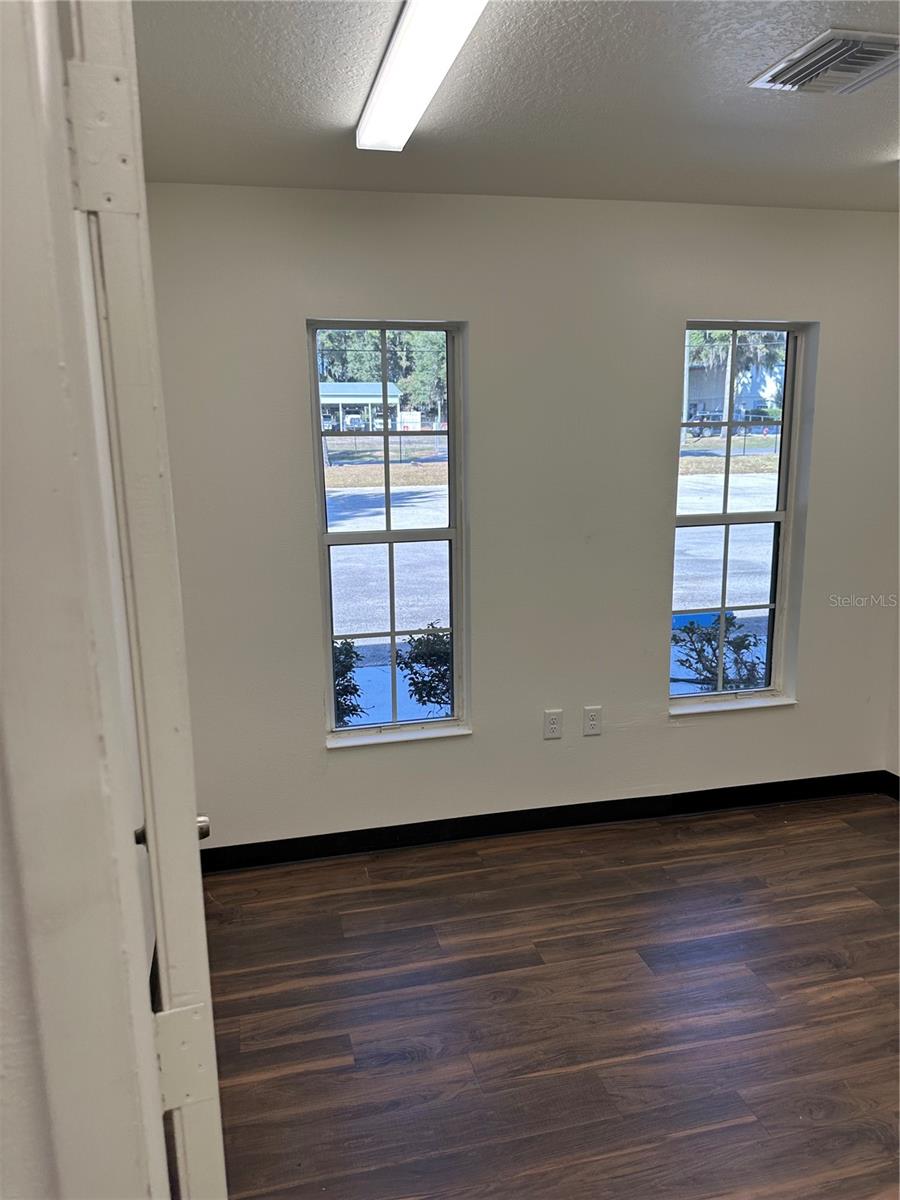 BIG SUN INDUST PARK - Commercial Lease