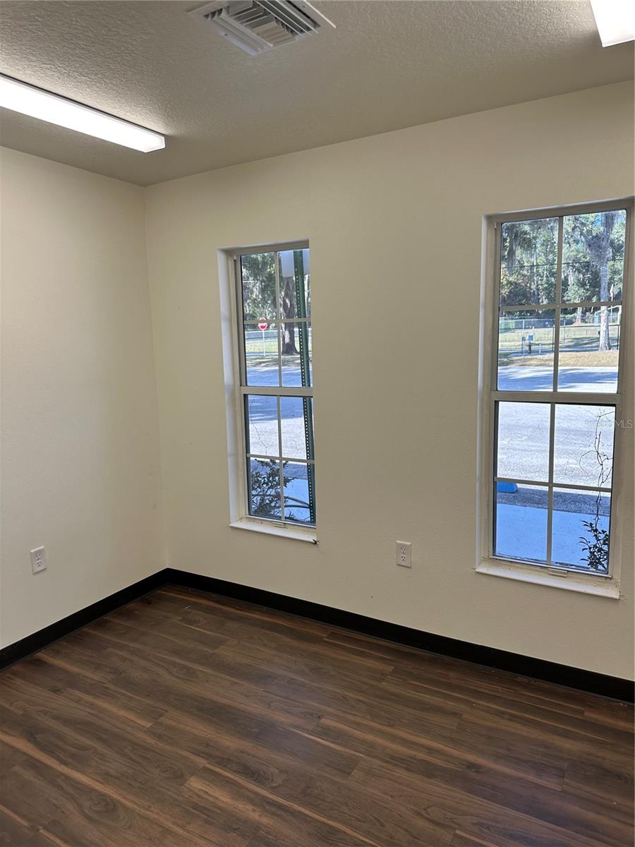 BIG SUN INDUST PARK - Commercial Lease