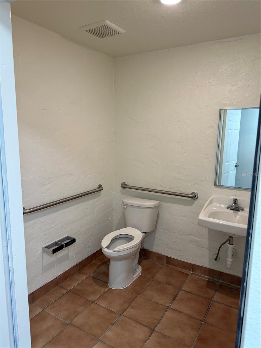 BIG SUN INDUST PARK - Commercial Lease