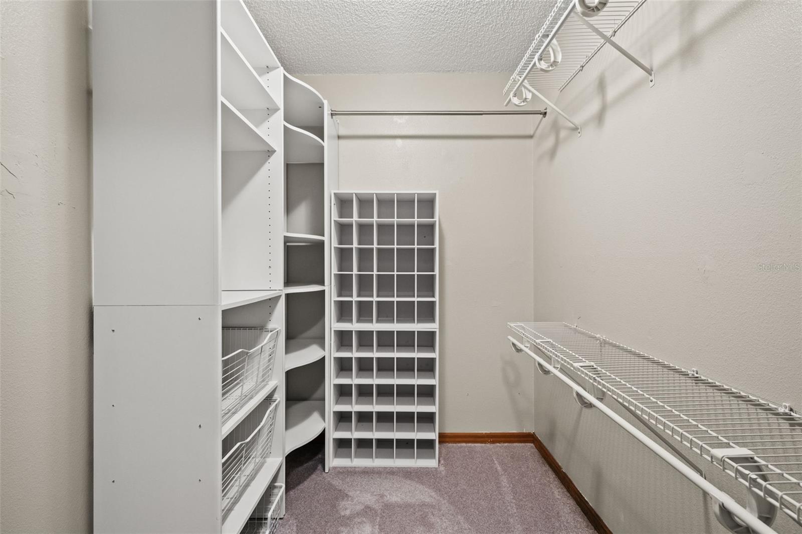 SPRING HILL UNIT 11 BLK 712 LOT 2 - Residential