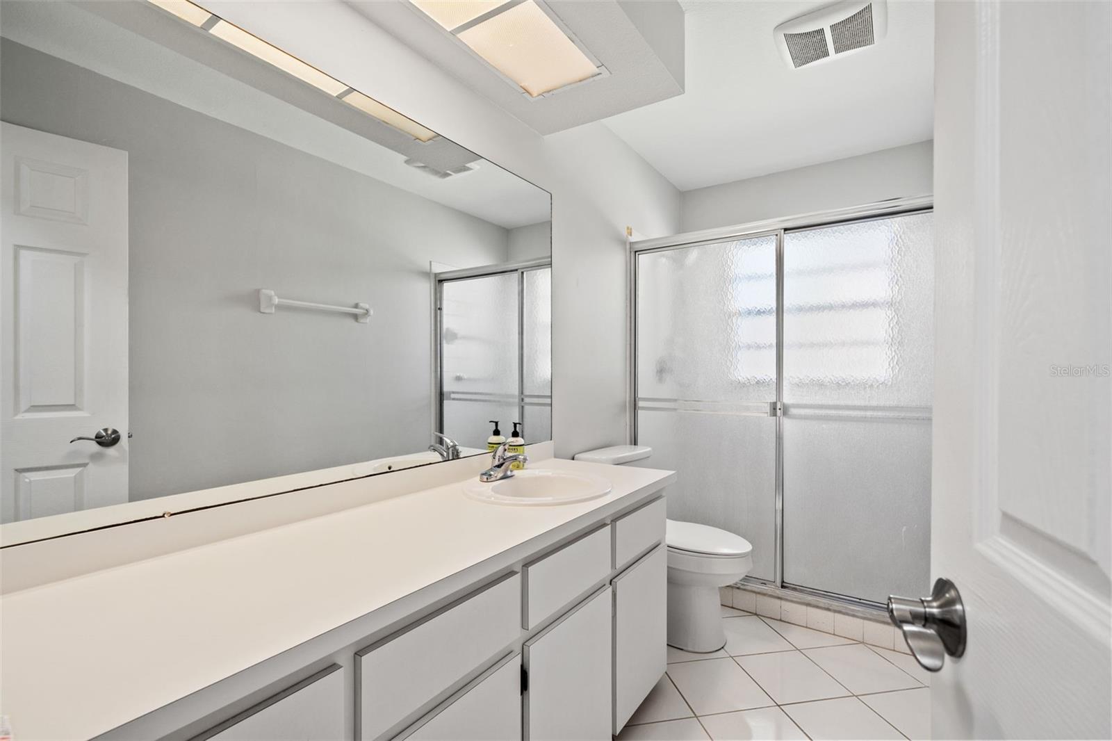 SPRING HILL UNIT 11 BLK 712 LOT 2 - Residential