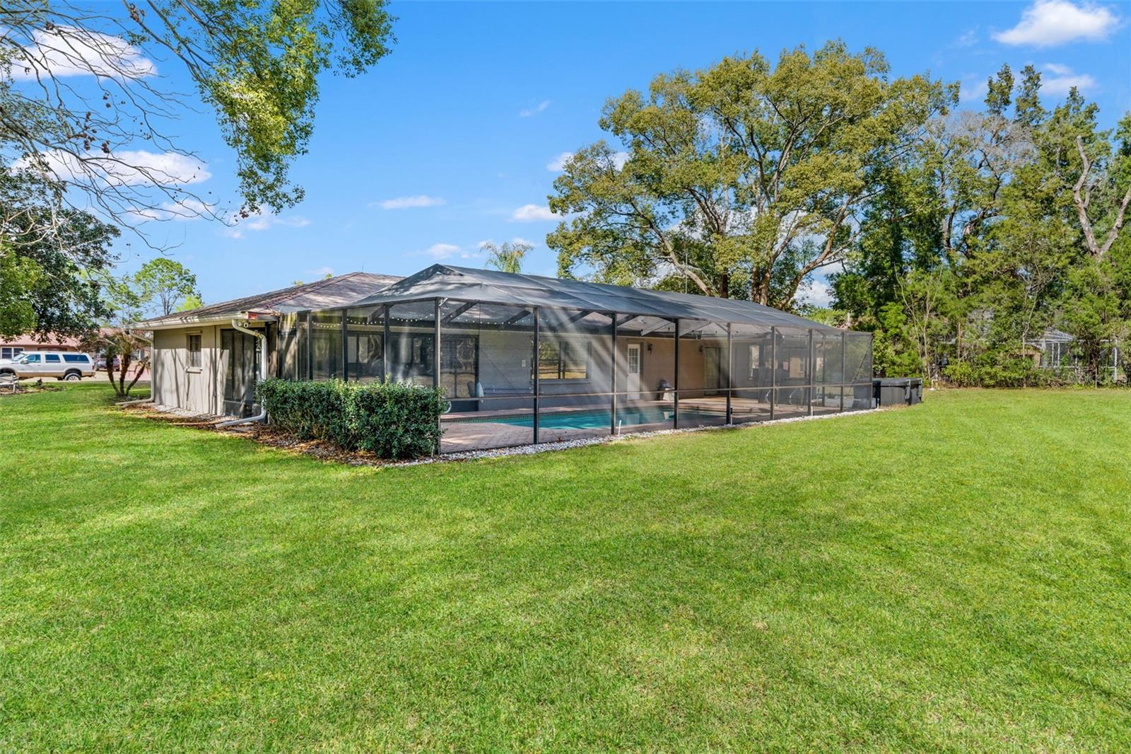 SPRING HILL UNIT 11 BLK 712 LOT 2 - Residential