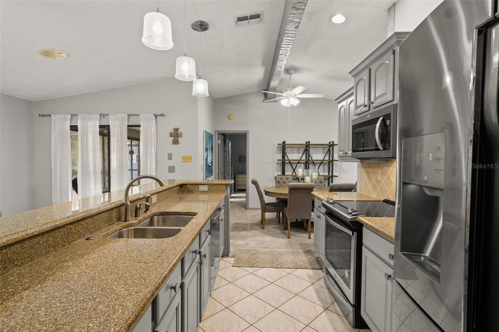 SPRING HILL UNIT 11 BLK 712 LOT 2 - Residential