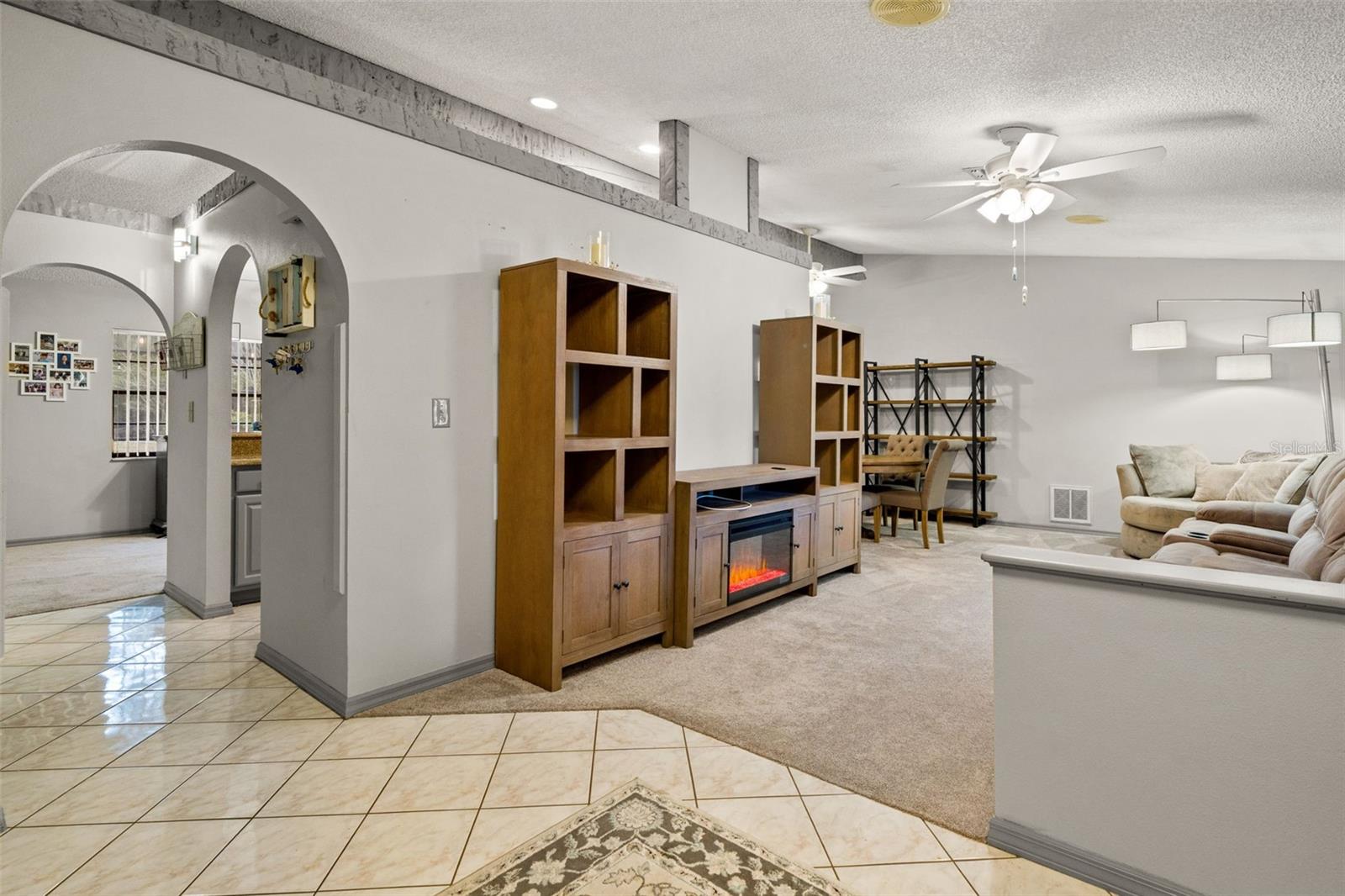 SPRING HILL UNIT 11 BLK 712 LOT 2 - Residential