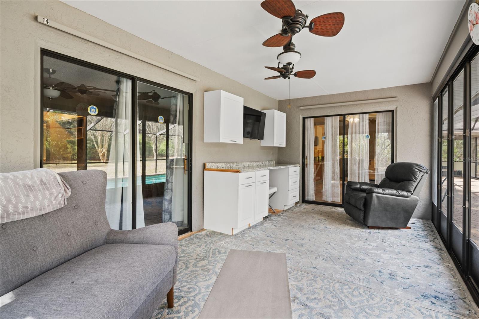 SPRING HILL UNIT 11 BLK 712 LOT 2 - Residential