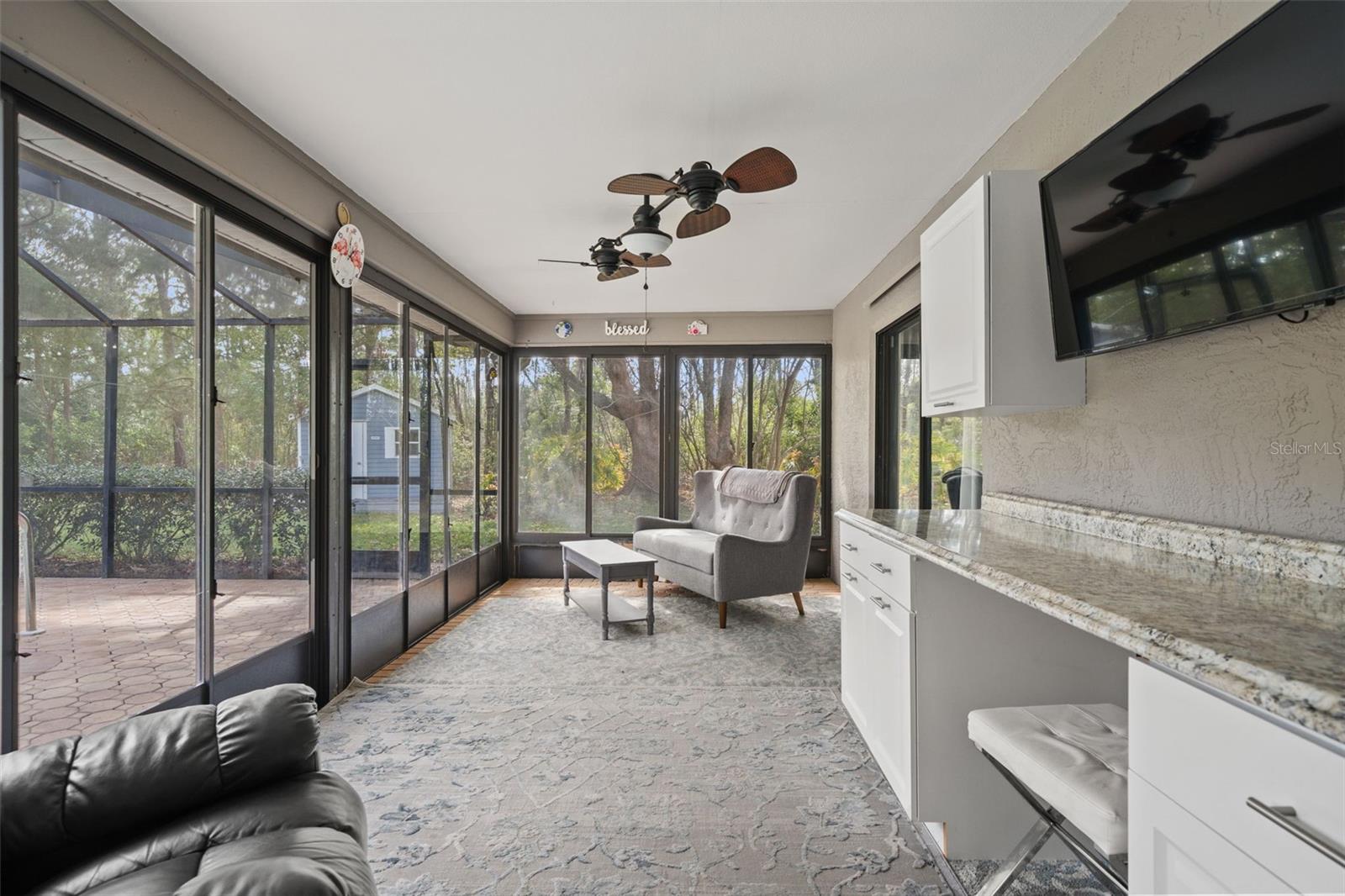 SPRING HILL UNIT 11 BLK 712 LOT 2 - Residential